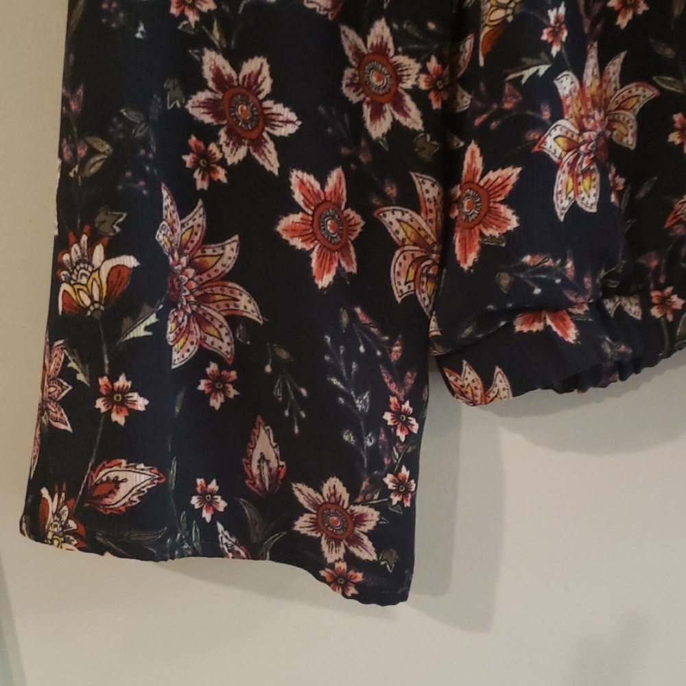 Blouse - Picture 2 of 4